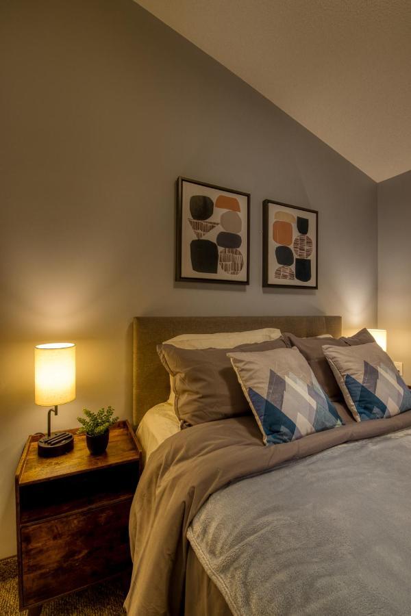 Beautiful Newly Reno 2Bdm 2 Bth Sleep Up To 6 Adults & Kids Mountain View Townhouse Suite Canmore Exterior foto